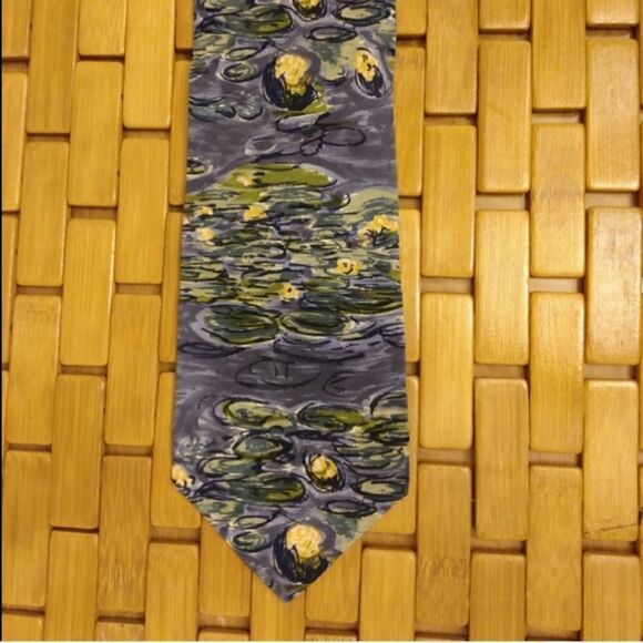 EUC VALENTINO Blue w/Lily Pads, Yellow Flowers & Rippling Water 100% Silk Tie - Picture 6 of 6